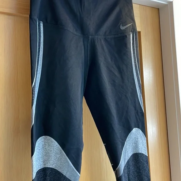 Nike compression leggings - Picture 2 of 5